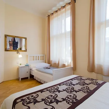 City Center Legerova Apartment