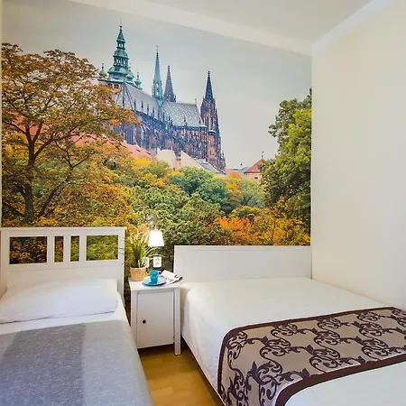 City Center Legerova Apartment *