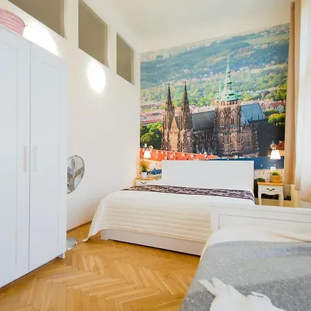 City Center Legerova Apartment *